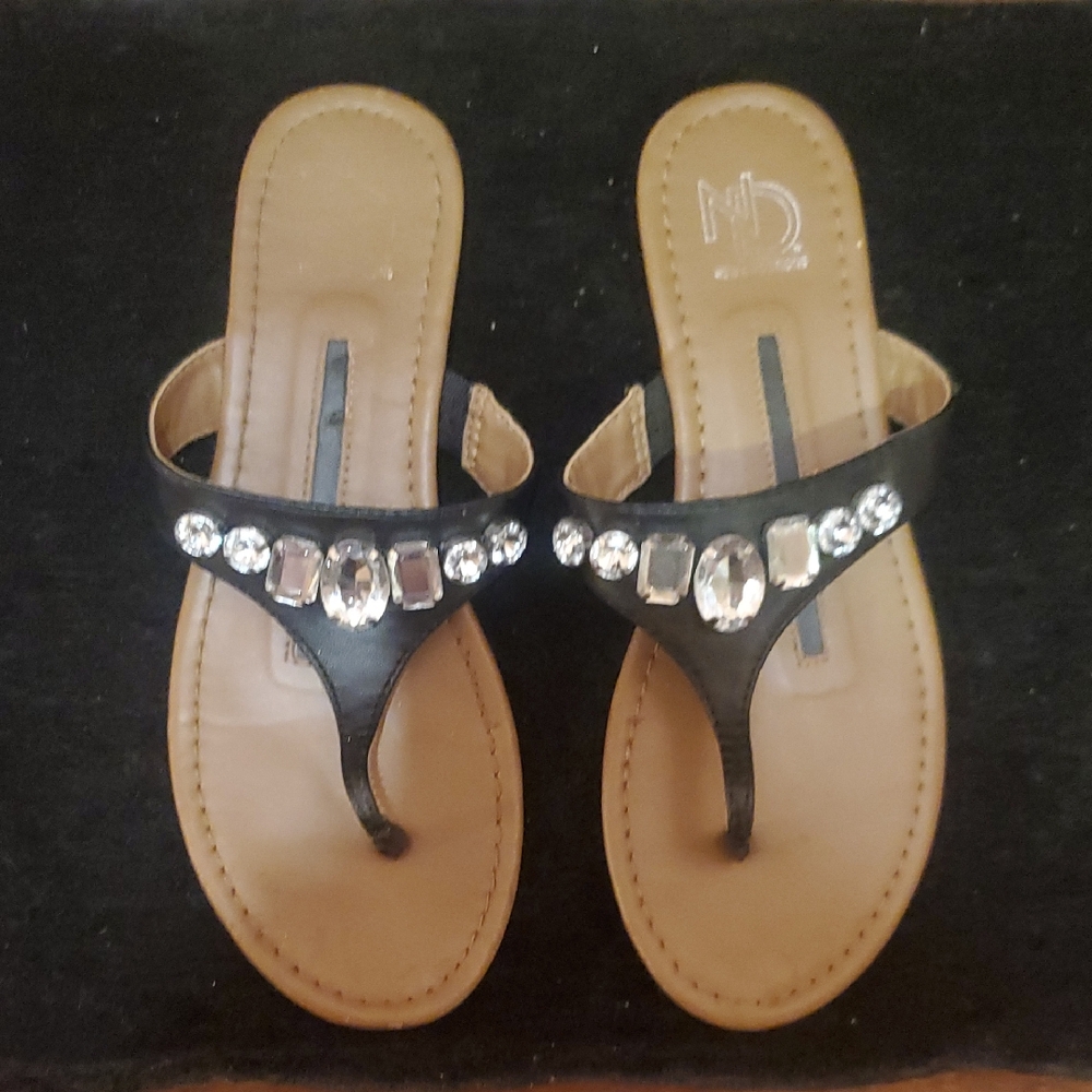 ❤ 3 For $20 NEW DIRECTIONS Elegant Black Sandals with Rhinestone Accents SIZE 8